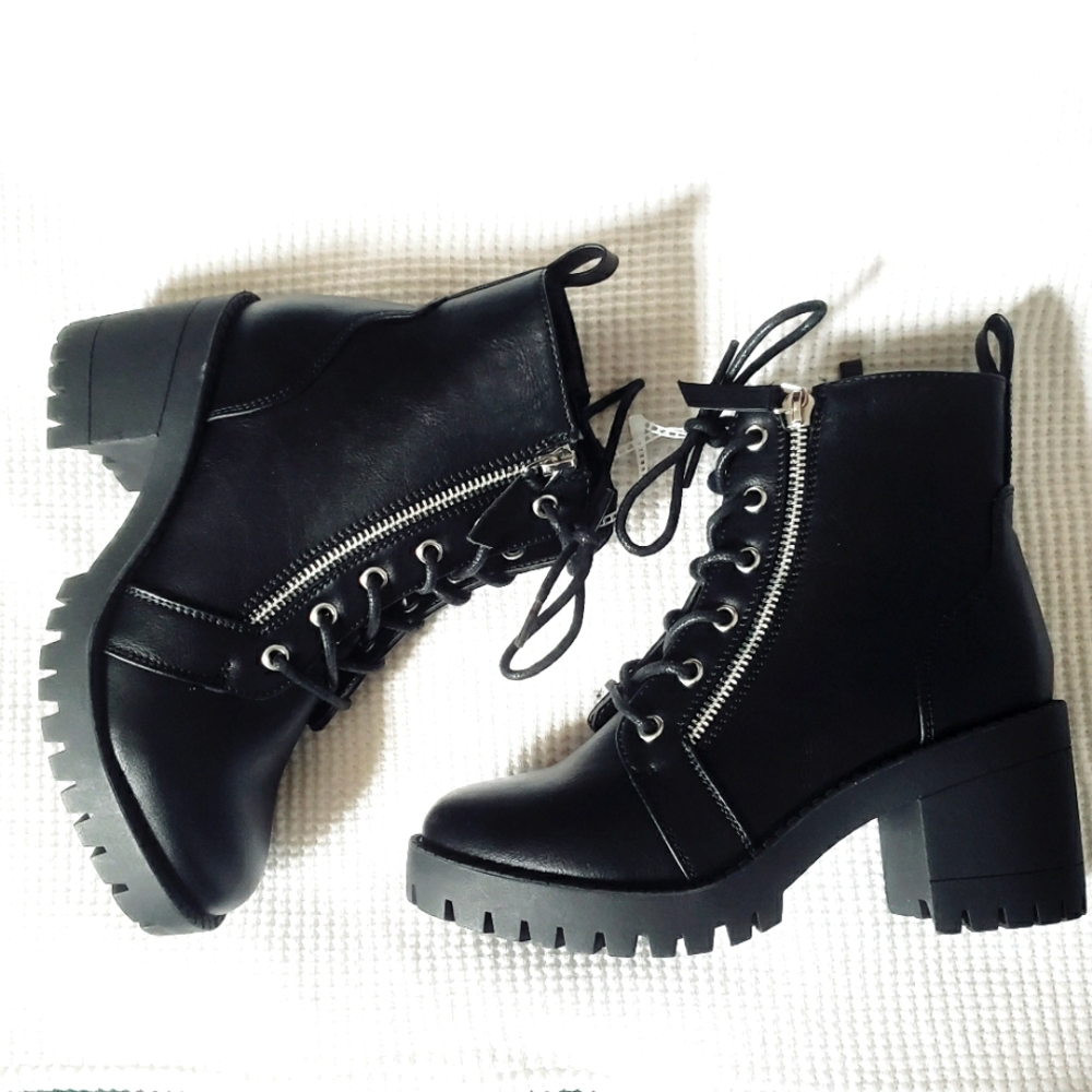 New Top Moda Woman's Chunkyv Heeled Platform Combat Boots
